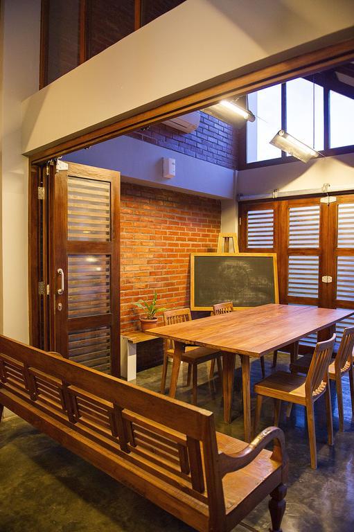 Lokal Hotel & Restaurant Kejayan Экстерьер фото