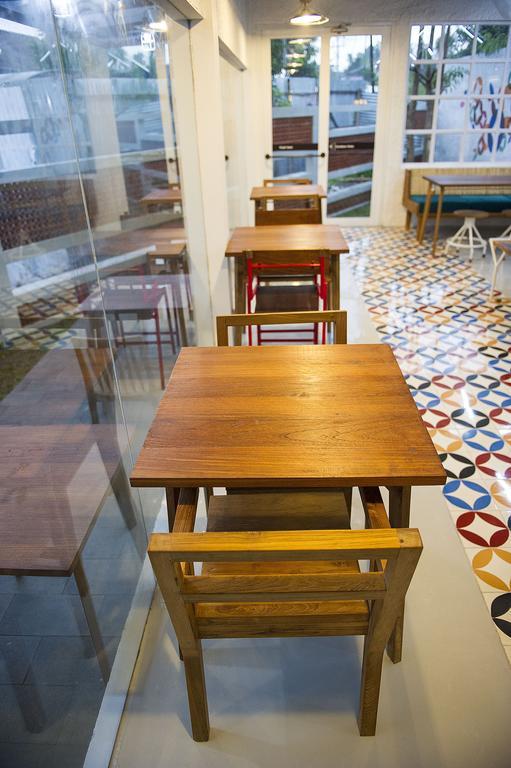 Lokal Hotel & Restaurant Kejayan Экстерьер фото