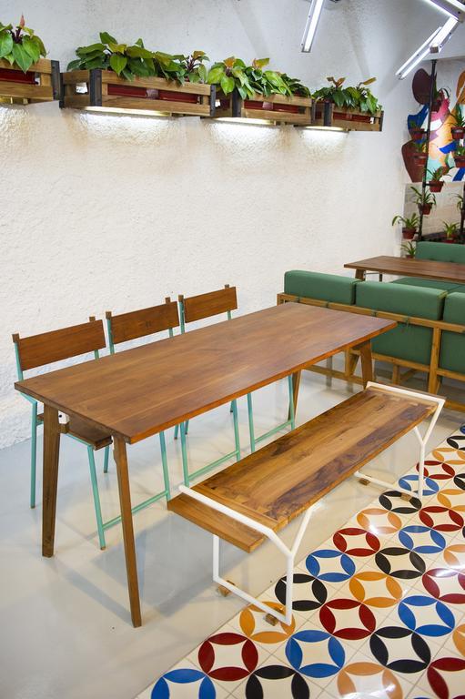 Lokal Hotel & Restaurant Kejayan Экстерьер фото