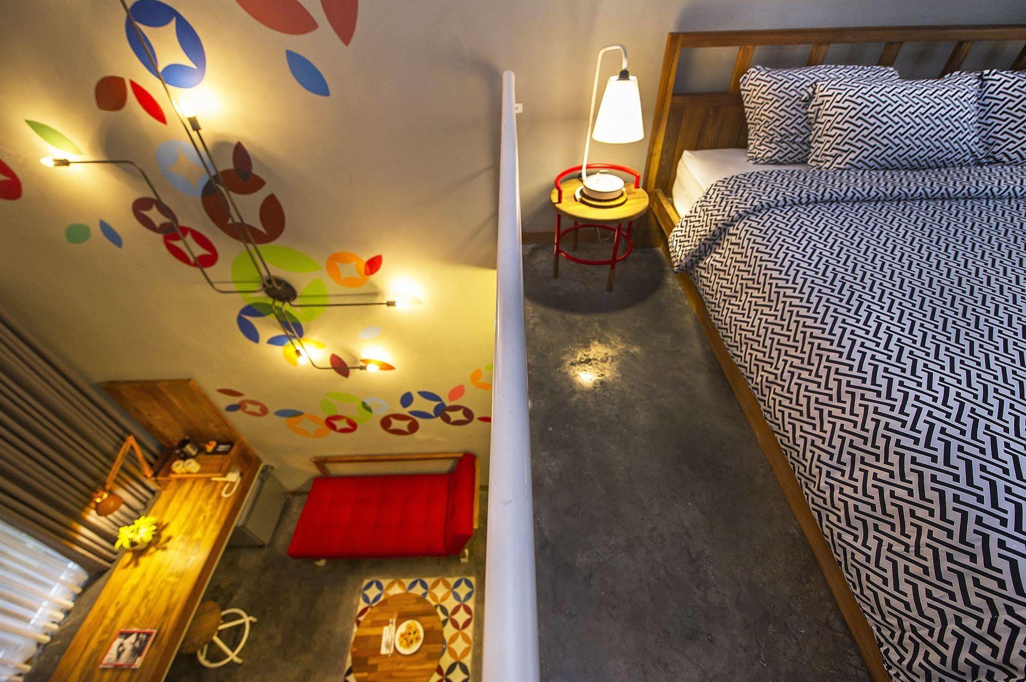 Lokal Hotel & Restaurant Kejayan Экстерьер фото