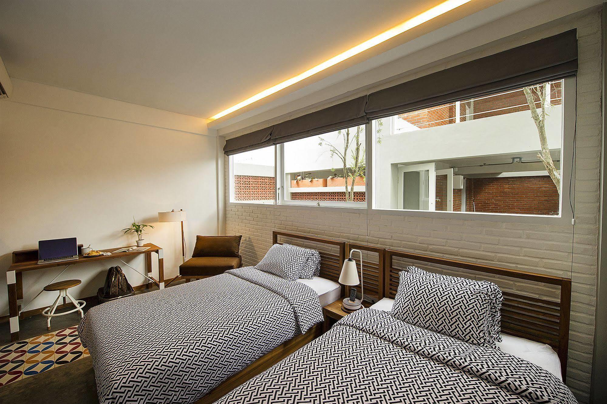 Lokal Hotel & Restaurant Kejayan Экстерьер фото
