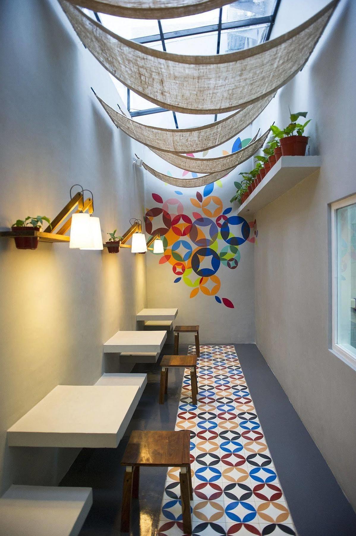 Lokal Hotel & Restaurant Kejayan Экстерьер фото