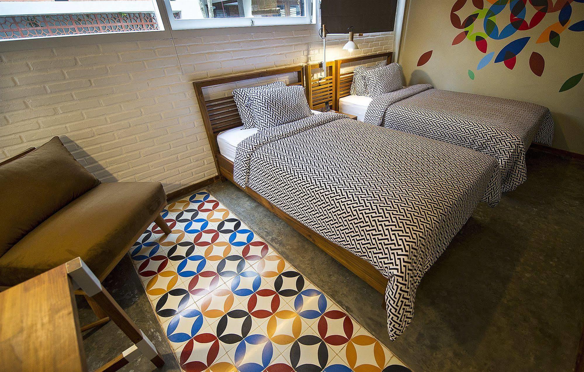 Lokal Hotel & Restaurant Kejayan Экстерьер фото